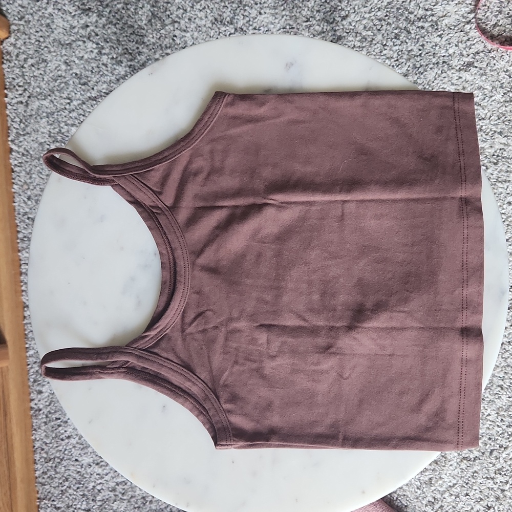 ARQ crop tank in spice, size S